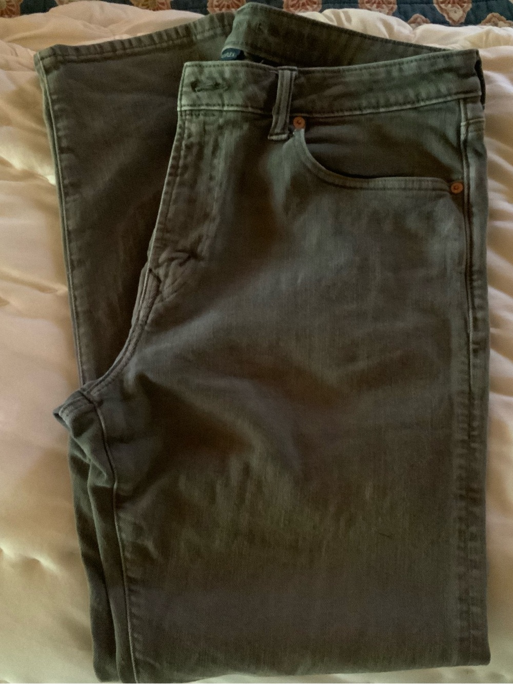 American Eagle Stone Gray Straight-Leg Jeans